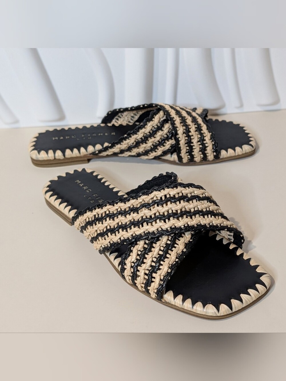NIB Marc Fisher LTD Nylie Woven Raffia Slide Sandals 8